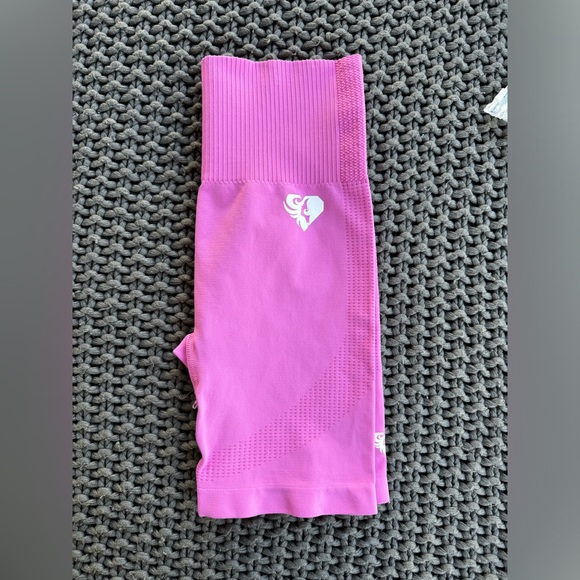 Power Seamless Cycling Shorts

Color: Phlox Pink  - Small And Medium - Picture 5 of 7